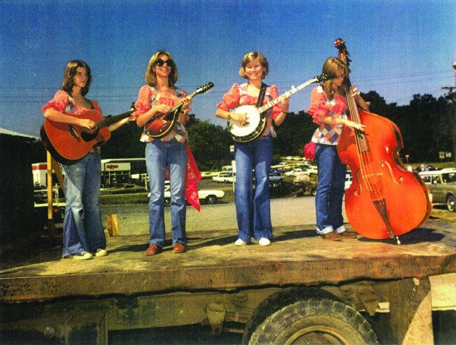 1976年Happy Hollow String Band